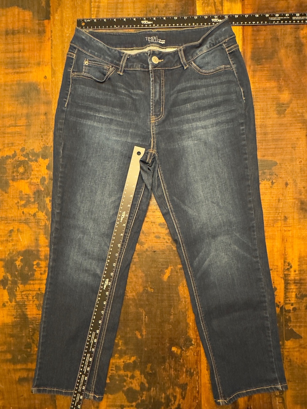 Time and Tru Dark Wash Women’s Straight Jeans 14 Short